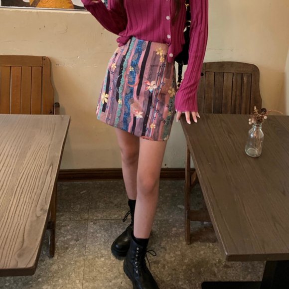 high-waisted multi-color printed a-line mini skirt - Picture 2 of 2